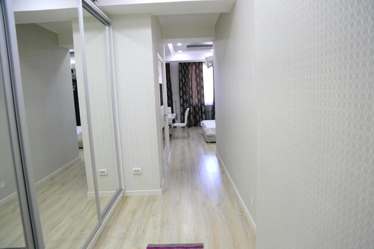 Promenade Boutique Apartment Bishkek Ngoại thất bức ảnh