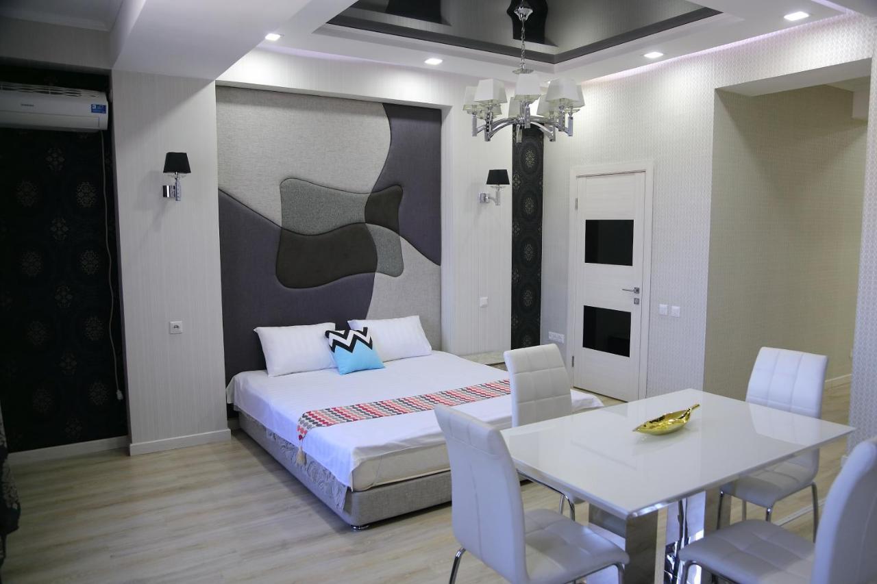 Promenade Boutique Apartment Bishkek Ngoại thất bức ảnh